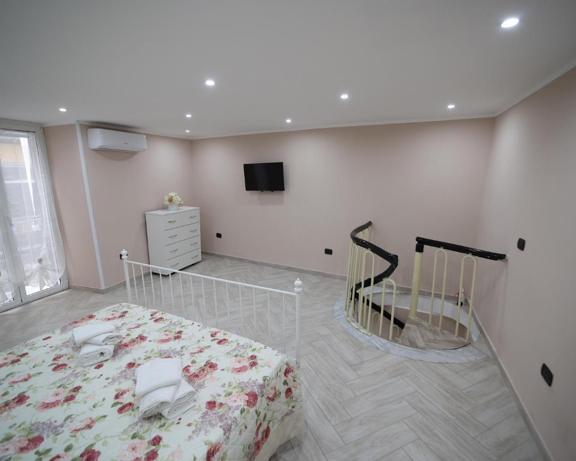 Ferienwohnung La Dimora Di Vittoria Neapel Exterior foto